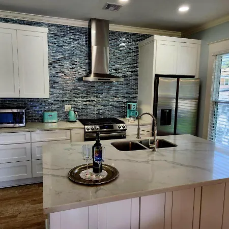 Luxury Designer Villa By The Beach Bright Beautiful Brand New Galveston Exterior photo