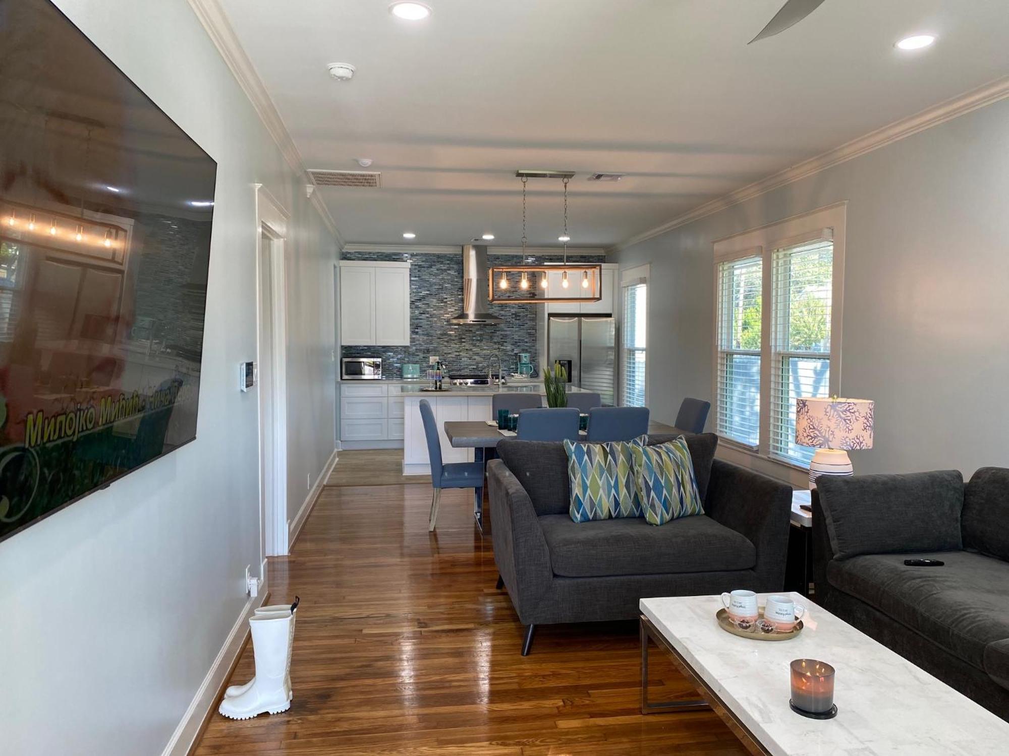 Luxury Designer By The Bright Beautiful Brand New Villa Galveston
